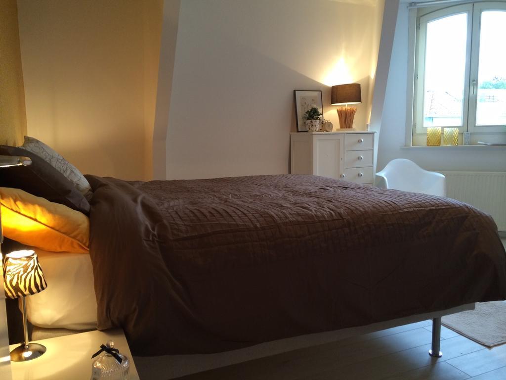 De Heerlyckheid Hotell Ieper Rum bild